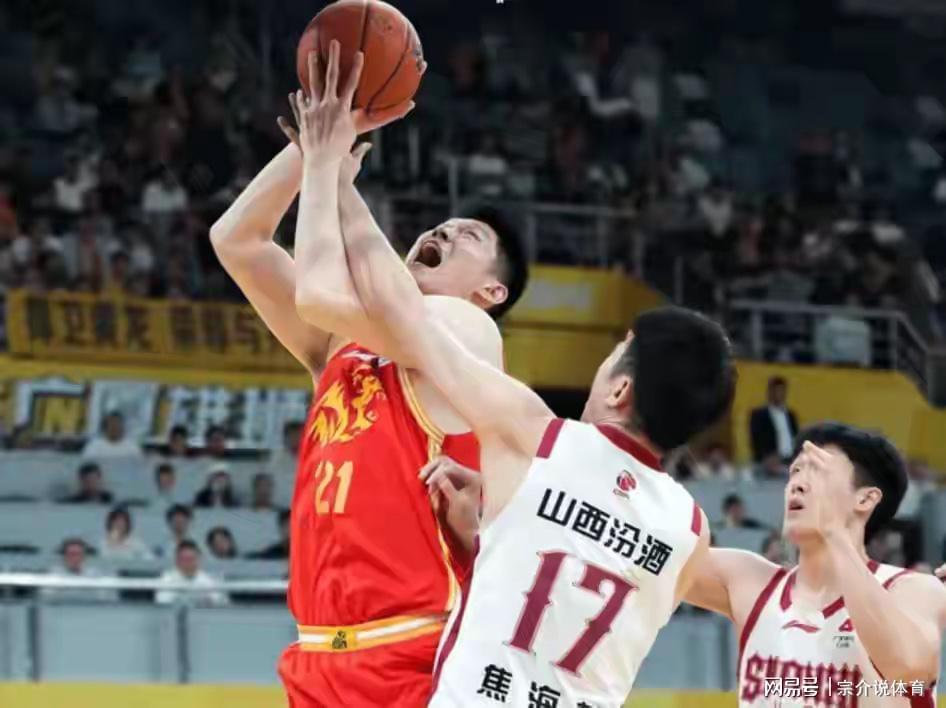 bti体育登录入口-CBA又闹出大笑话，卫冕冠军太拉胯，球迷怒喷没有裁判早淘汰